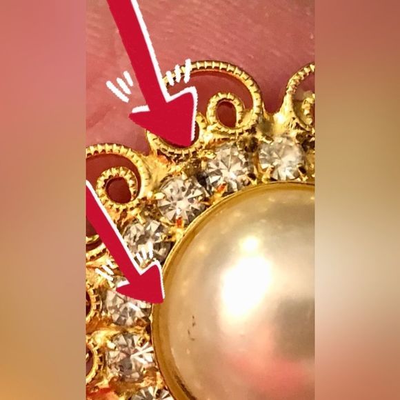 Faux Pearl rhinestone gold tone scroll pierced earrings 1” round - Picture 4 of 10